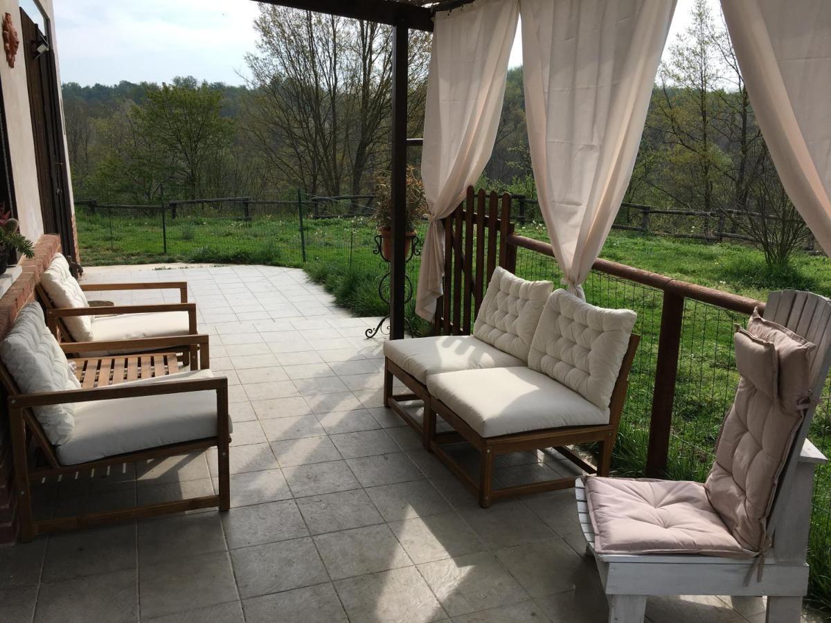 B&B Cascina Dei Levrieri Capriglio Exterior photo