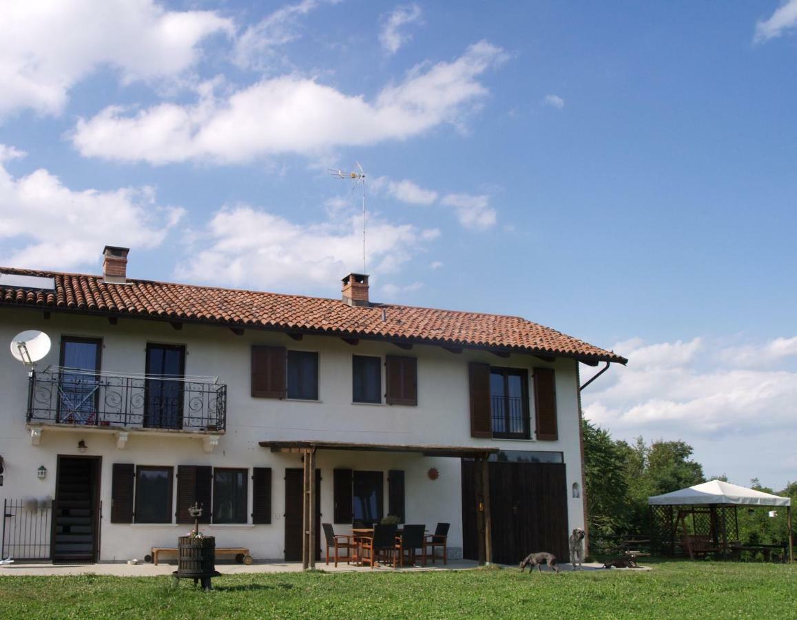 B&B Cascina Dei Levrieri Capriglio Exterior photo